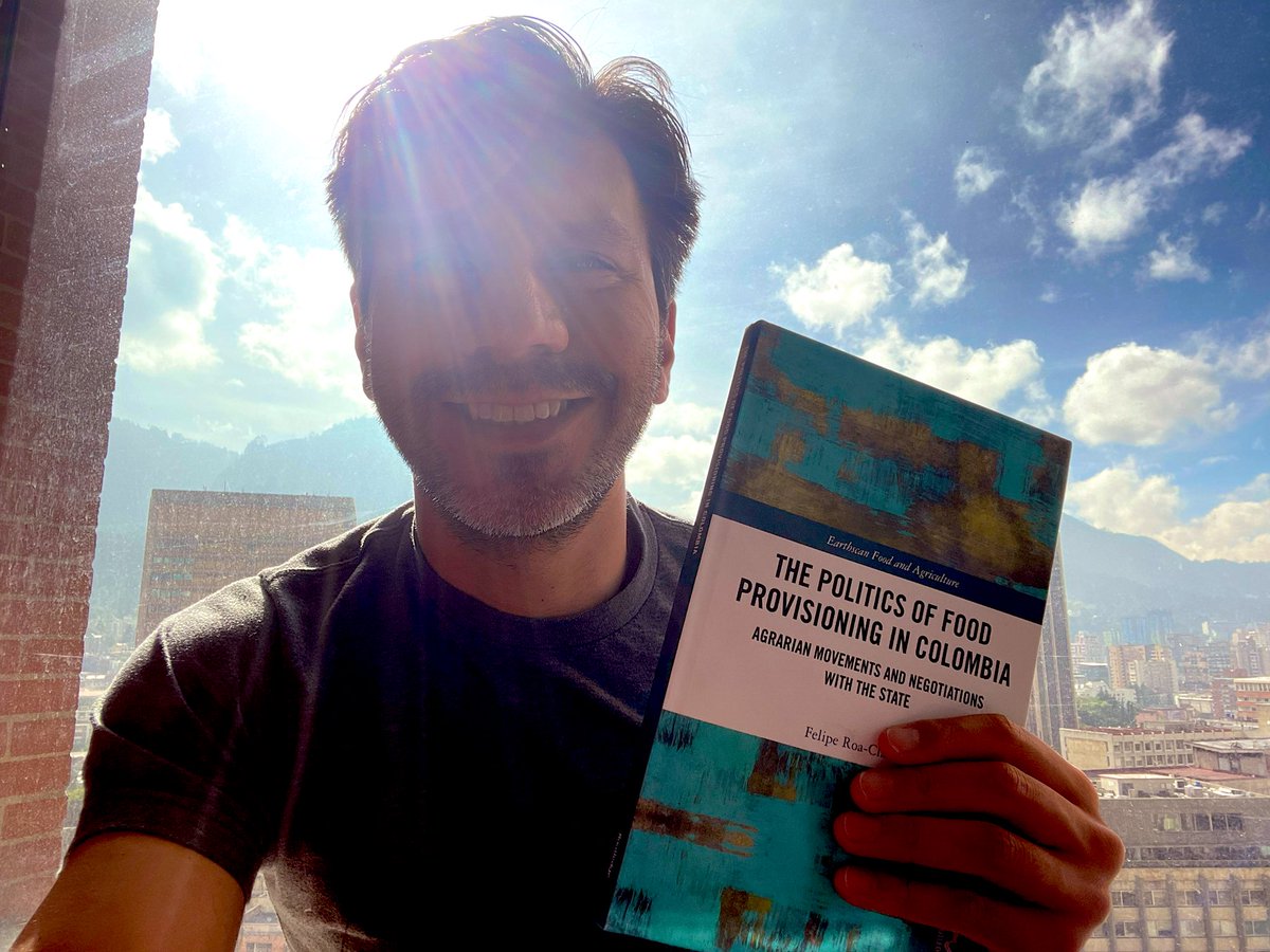 FelipeARoa's tweet photo. Con mucha alegría les comparto una buena noticia: ¡mi libro será publicado en ESPAÑOL! Hace unos días empezamos la traducción, un gran sueño hecho realidad para continuar aportando a los debates de la agricultura y la alimentación en Colombia. Viene en 2023. 

#SeHablaEspañol https://t.co/aIBJmdxHhw