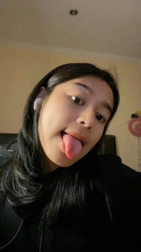 tonguefetishh's tweet photo. oi oi lads https://t.co/b6OmnonfPO