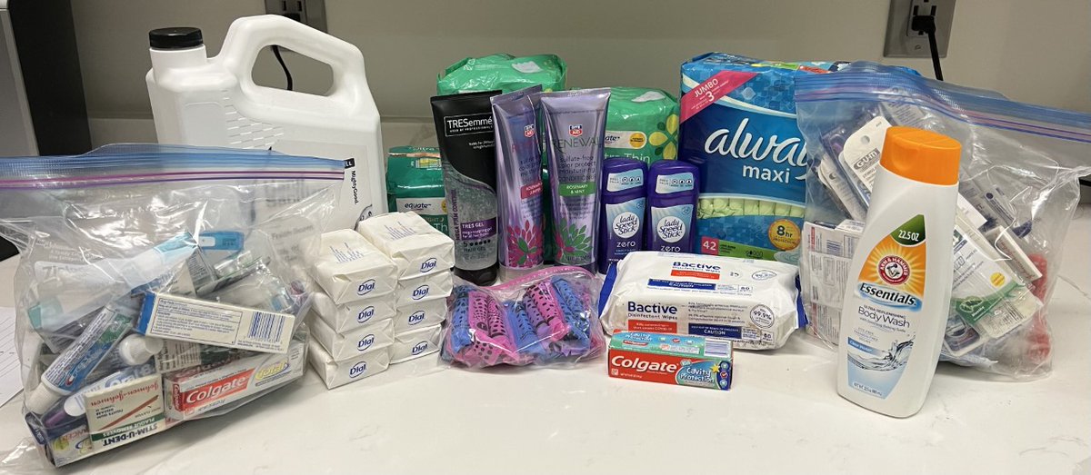 It's a beautiful #feelgoodfriday thanks to The Beacon High School Students for Gener Equality Club and their awesome donation of toiletry products!!

Thank you so much for all the support!! 💜

#thankyou #donate #gracesmithhouse #domesticviolence #domesticviolencesurvivor