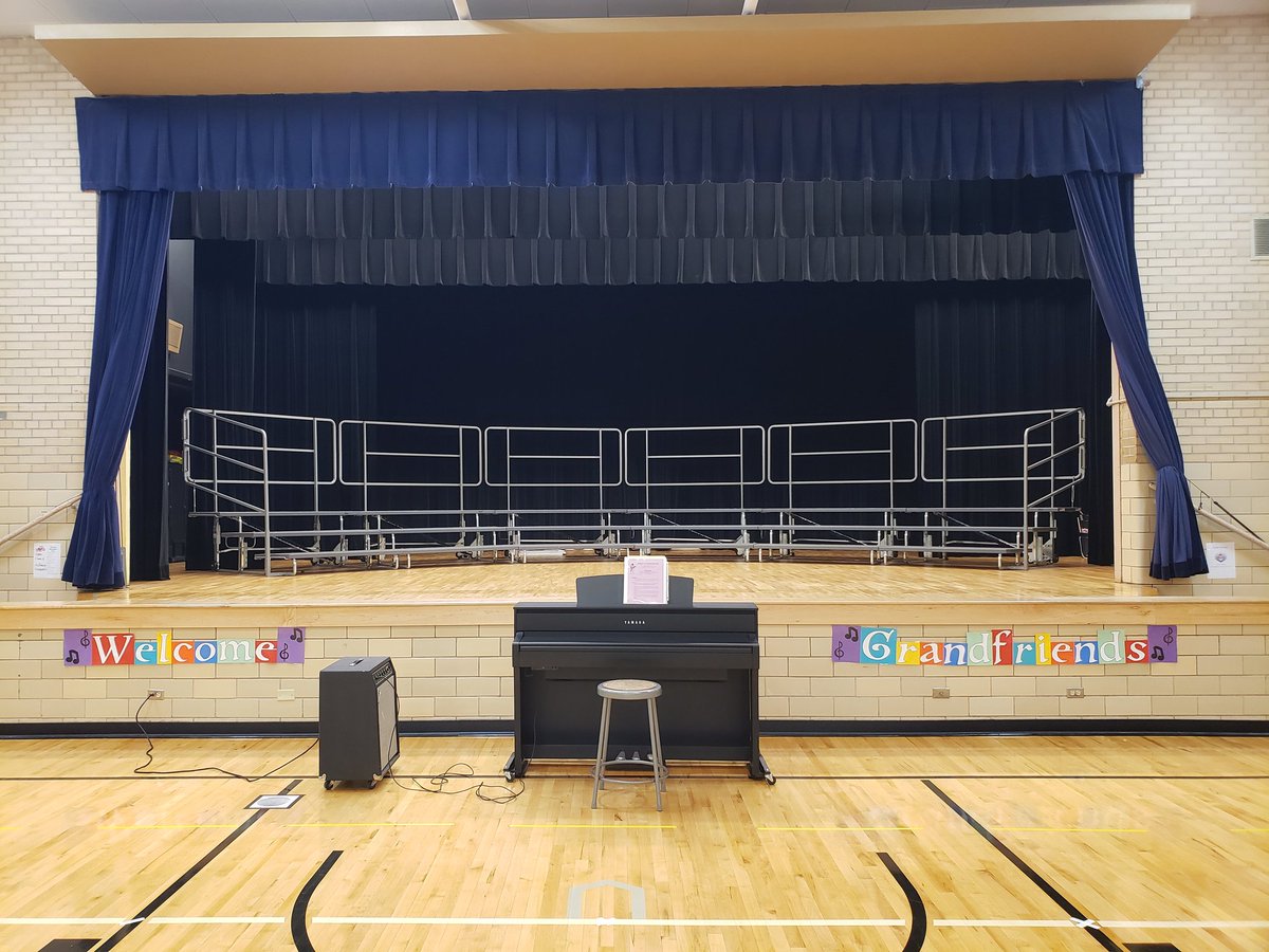 MelissaBray16's tweet photo. Today's the day!!  @ShirleyHillsPS #GFDay #singalong https://t.co/S9gWBdSTIe