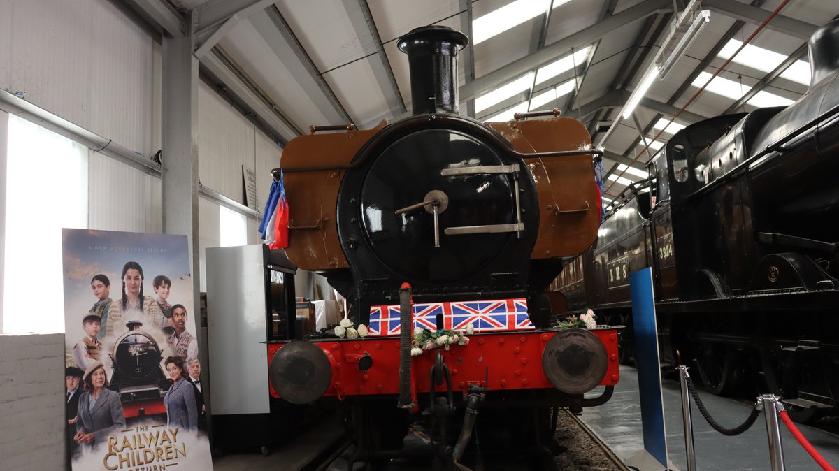 t55stepney's tweet photo. TONIGHT we'll be touring the places that #TheRailwayChildren and #TheRailwayChildrenReturn were filmed, on the lovely @WorthValley Railway.
Premiere at 9pm, see you there!
https://t.co/FgsYgc1Qfn
^^^^ ^^^^
#GuideRail https://t.co/mGggr3jLKR