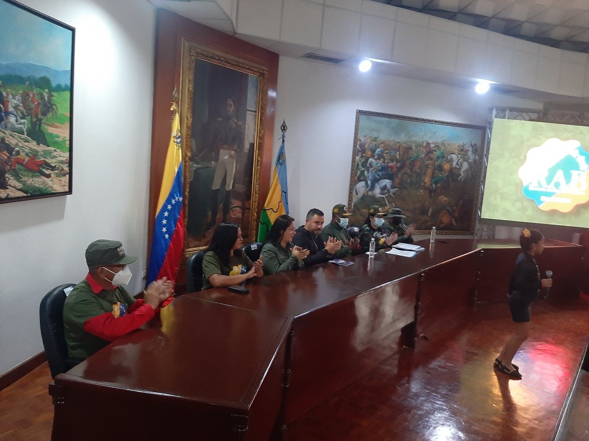 SomosReservaAct's tweet photo. @SomosReservaAct @GeneralPueblo @GloriaC_Psuv Hor en el Estado Anzoategui jurametando a la Coordinación de la Reserva Activa Bolivariana, con su pueblo y el espíritu del Cmdte Supremo Hugo Chávez. Acompañado con los Pueblos Indígenas Warao, Kumanagoto, piritu, Inga, Kariña. ULBV https://t.co/6rAvlipfaI