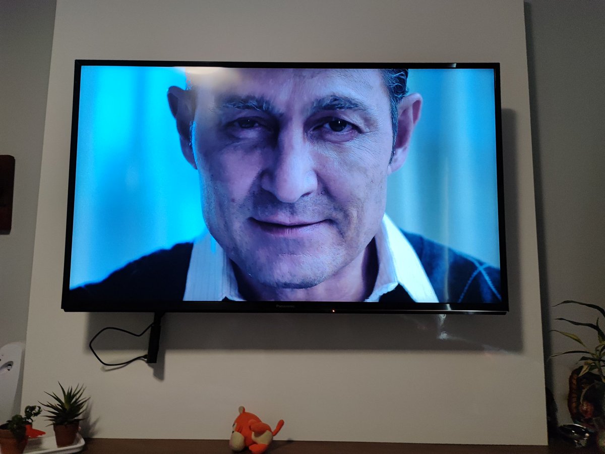 #ElSecretoDeLaFamiliaGreco Nuestro #FernandoColunga está simplemente IMPRESIONANTE!!! #OrgulloColunguero en su máxima expresión! IMPERDIBLE!!!! #ColungaTeam #Peru <a href="/netflix/">Netflix</a> <a href="/marconiev/">Marcos Santana</a> <a href="/Telemundo/">Telemundo</a> @undertransmedia