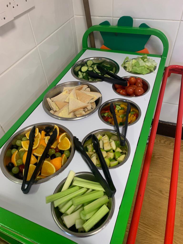 1402Mellors's tweet photo. Happy Chippy Friday 🐟@mellorscatering @1402Mellors lots of happy children having their favourite meal of the week #healthychoices available also #loveit https://t.co/IOVn8NtDJA