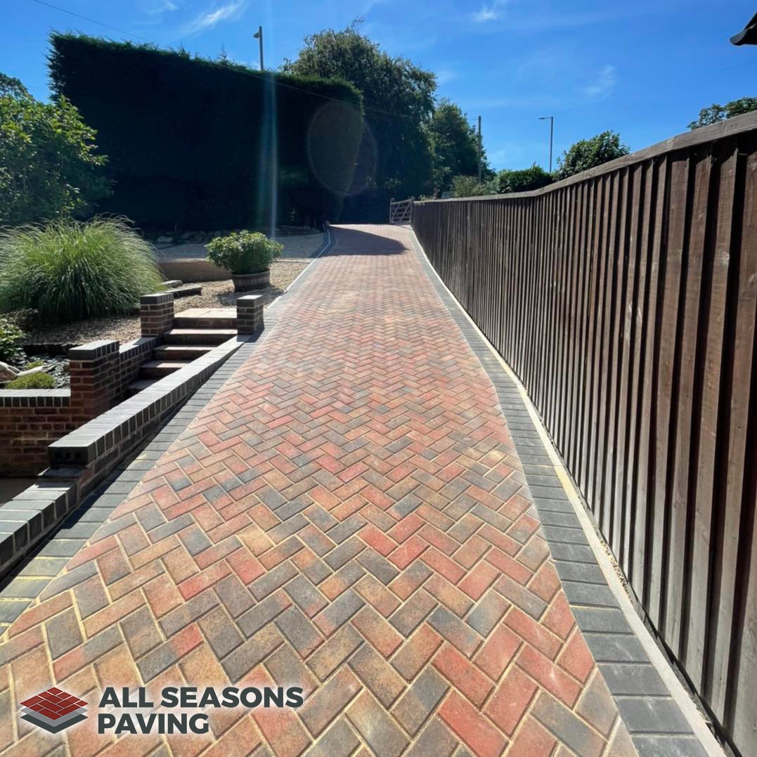 AllSeasonsPav's tweet photo. Block paving driveways can make any home stand out π₯
Here's one we installed in Penwortham, Preston.
Contact us for a free quote.
#paving #driveways #driveway #drivewaydesign #resindriveways #tarmacdriveways #blockpaving #homeimprovement #lancashire
https://t.co/WPMW7AzZWh https://t.co/Dx5mkIxz88