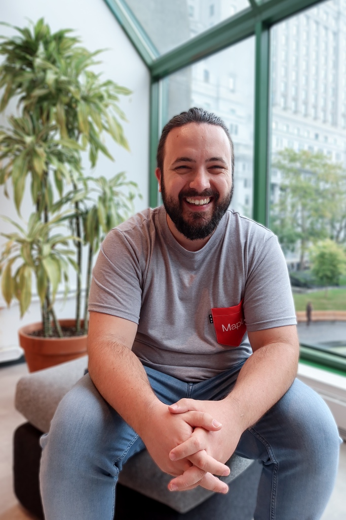 ONBOARDING 💼 🇨🇦 Aujourd'hui on vous présente le rayonnant Yohann jamais à court de blagues ☀️ qui vient de rejoindre notre Maplr core team à Montréal ⁠
Nous sommes très heureux de t’avoir parmi nous ♥️⁠
⁠
#maplr #onboarding #expatriation #montreal #developpeuse #dev #tech
