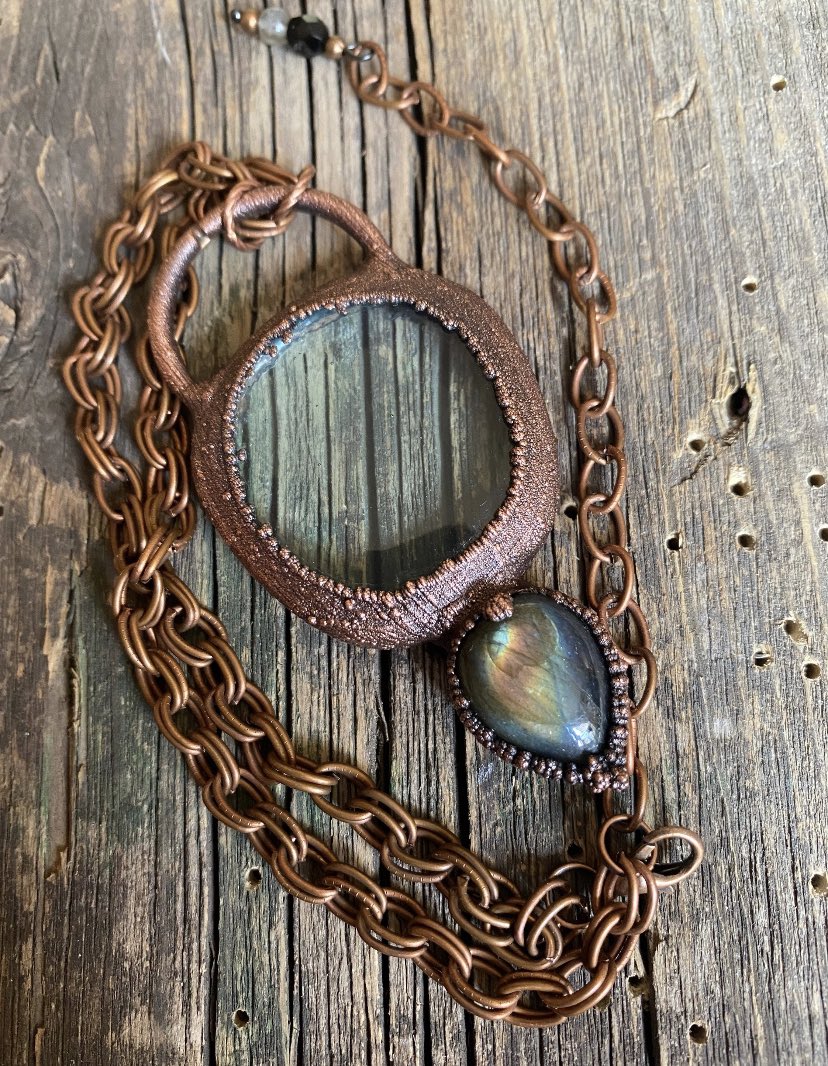 coppergems4u's tweet image. etsy.com/ca/shop/Prairi… Looking for a unique jewelry gift? Check out my shop, free shipping on select items to US &amp;amp; Canada 🇨🇦 🇺🇸 #copperelectroformed
#copperjewelry
#copperpendant 
#coppernecklace
#crystalpendant
#crystalnecklace
#bohostyle #BeYourOwnBoss #handmade