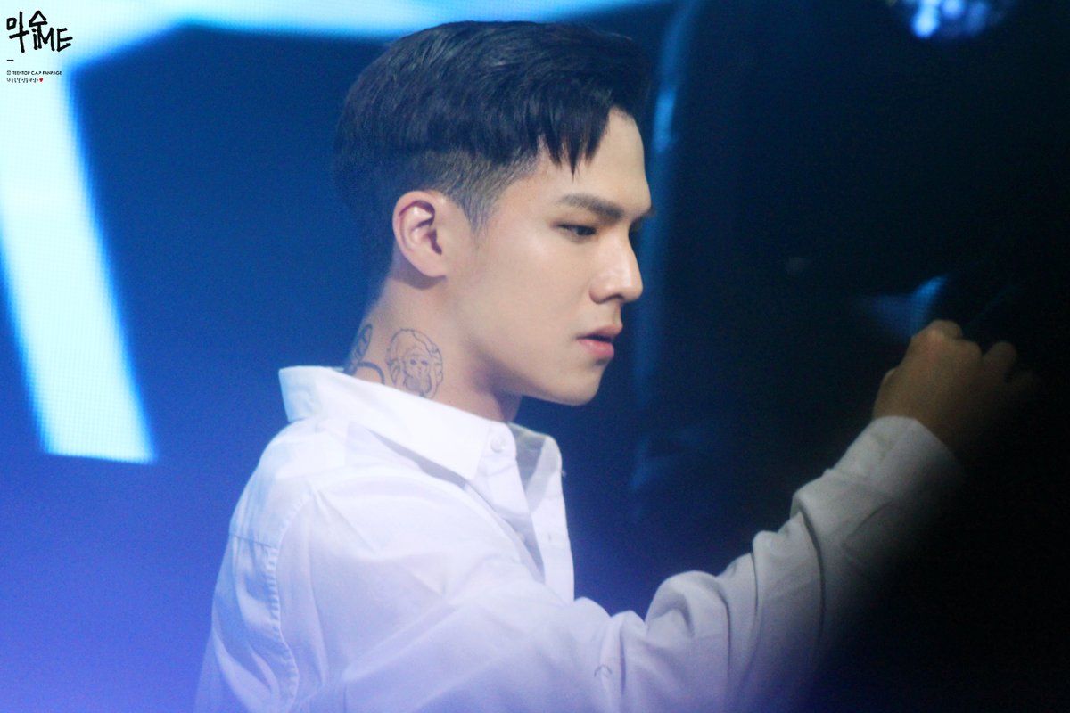 방민수 전역까지 D-4🧢
하늘은 오늘도 파랗네
그녀는 나의 파랑새여..💙

#캡 #방민수 #틴탑 #TEENTOP