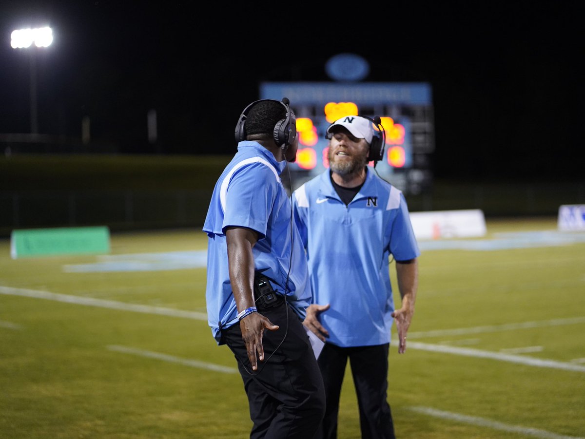 Kids:
Me: “Sold out games, know we don't play,  last 6 months straight, got no time for breaks”, On “their neck, ain’t pushin’ no breaks”. We are “GIANTS, got no fear”, “them my Dawgs forreal” We’re “heatin up” as we “Keep our composure” -Dominique Jones Win&amp;Advance #DoOurJob Rd1