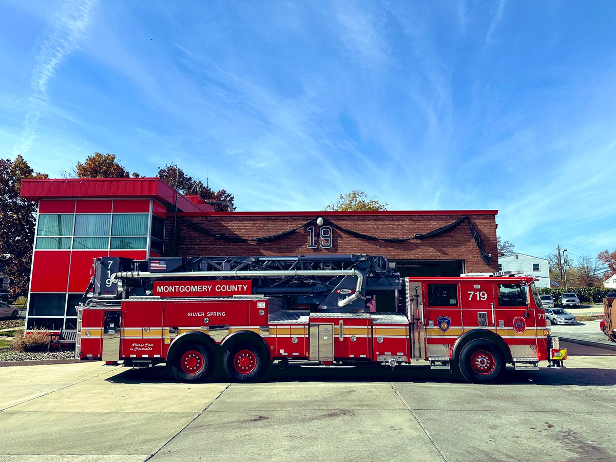 mcfrsPIO19's tweet image. Within the last 24hrs two brand new Aerial Towers [AT719- Silver Spring, AT718- Kensington] were placed in service. These state of the art Trucks will be servicing the residents of Montgomery County for years to come. @mcfrsPIO @MCFRSNews @MontgomeryCoMD
