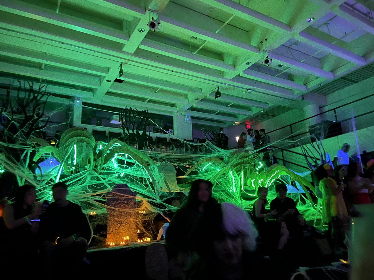 alecjamesm's tweet photo. Alec James Martinez: was such a joy to work on Harvard GSD’s Halloween party this year— who needs to work on papers when there are 20 foot spiders to build? https://t.co/nrTcUypmRJ