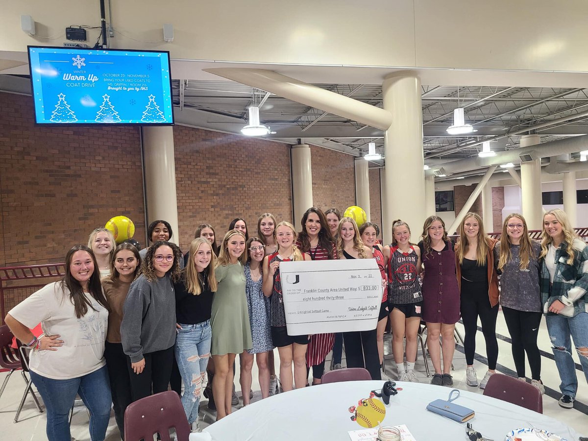 FCAUW's tweet photo. How AMAZING is this group?!?!?!  A HUGE thank you and shout-out to the UHS Ladycats Softball for their work and donation!!!  I spy future Board Members on the horizon! @unionwildcats 

#CreatingOpportunities #ImprovingLives #supportlocal #donate #community #unitedway https://t.co/Rh9vWC0naZ