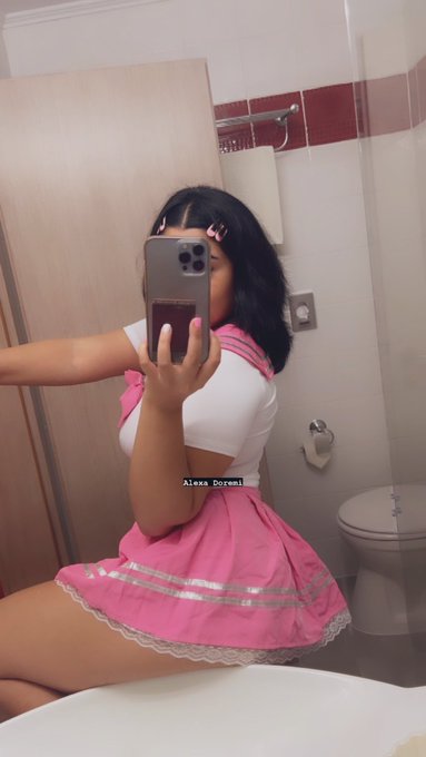 Putem să comandăm pizza, să ne &icirc;mbrățișăm și să ne atingem puțin și poate să facem acel lucru &icirc;n care