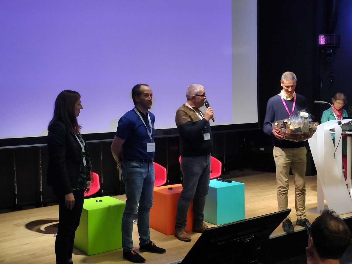 UdPPC_Lille's tweet photo. AG de l'@UdPPC et passation entre les équipes d'organisation de Lille #udppc2022 et Clermont Ferrand #udppc2023.
Plus qu'une conférence de Yaël Nazé (@UniversiteLiege), on s'approche de la fin !
@fst_univlille @univ_lille @AcLille @reseauSCF @SFP_officiel https://t.co/6kHGuXFyn7