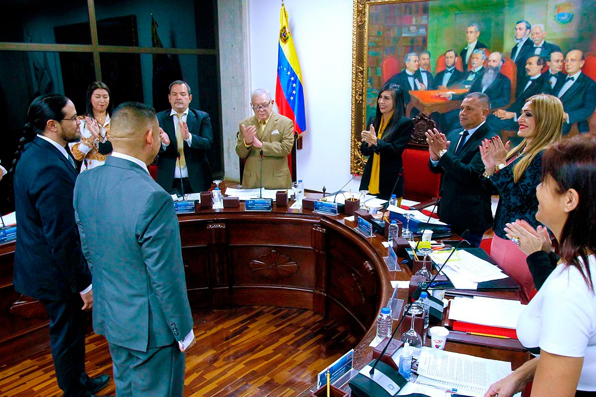 SilioSanchez_Z's tweet photo. (1/2) Expreso mi agradecimiento a la Presidenta del Tribunal Supremo de Justicia, y a todos los Magistrados y Magistradas por la confianza brindada a este servidor, al asignarme la  responsabilidad que implica el cargo de Director Ejecutivo de la Magistratura. https://t.co/zTLE57oT0C