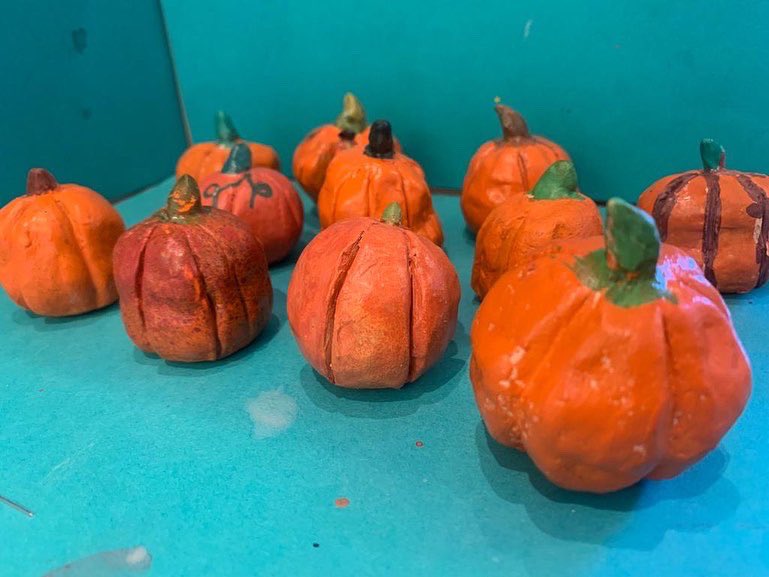 DramaArtMusic's tweet photo. Our lunch time clay club is now on THREE times a week and they have been productive. 

If you are interested and want to join, pop by Miss Arnold. 

#clayclub #commitment #lunchclubs #artanddesign #skillsbuilding #seasonal #extracurricular https://t.co/eFDqHARCDI