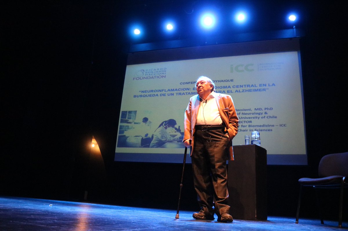 sandovalplaza's tweet photo. Con organizaciones de adultos mayores, estudiantes y autoridades locales, el Dr. Ricardo Maccioni presenta su investigación sobre tratamiento para la enfermedad de Alzheimer. Gran aporte de un hijo de esta tierra 👏👏👏. @patricioUlloaG @marcelosantanav @UdeAysen https://t.co/W9mhVZqDaM