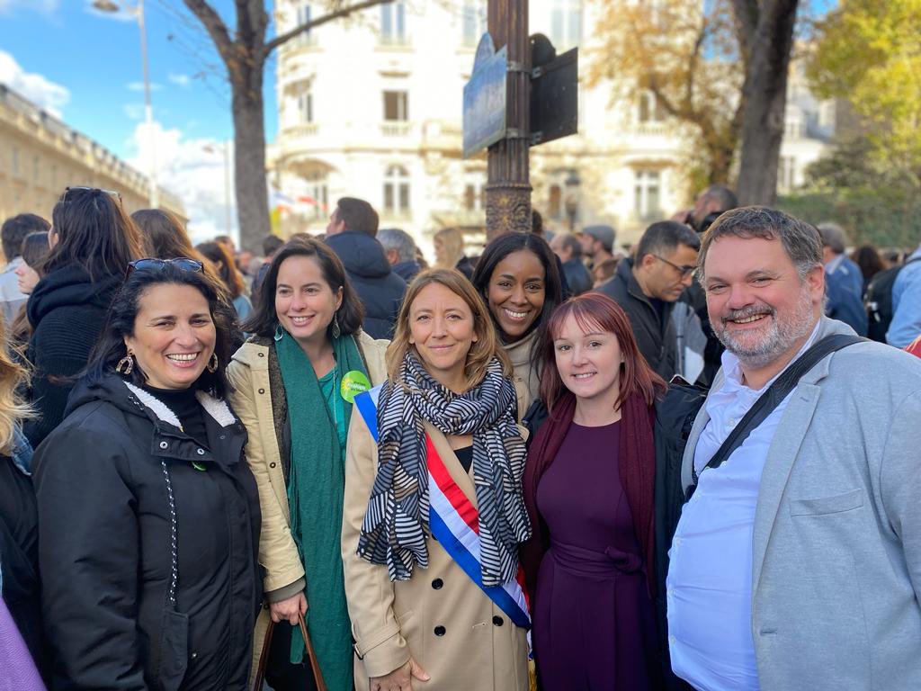 sophie_bussiere's tweet photo. …soutenir nos https://t.co/h9ChgsbAT8 et faire connaître leur travail. L’écologie peut changer nos vies quotidiennes: mieux respirer, mieux manger, économiser (ex: rénovation thermique)…Plus belle l’écologie ! 2/3 https://t.co/FpqXLySZfl