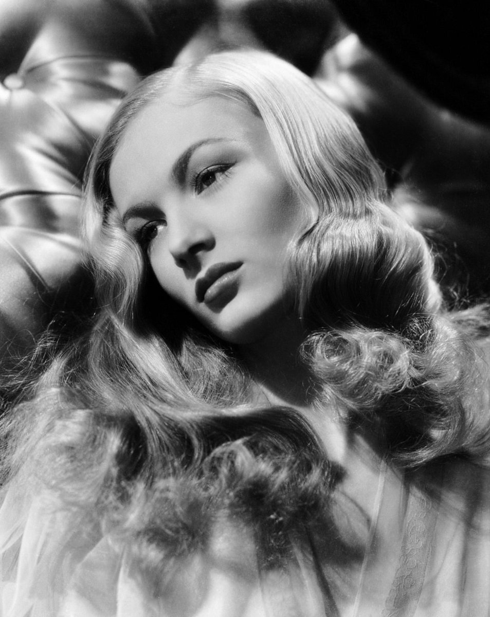 Veronica Lake 
❤️🎥❤️
- Hollywood Icon and Actress 
- 40 Trading Cards Set - NEW! Complete Sets 
Available Now: bit.ly/2KNLcC7 

- #movielegends #VeronicaLake #filmlegends