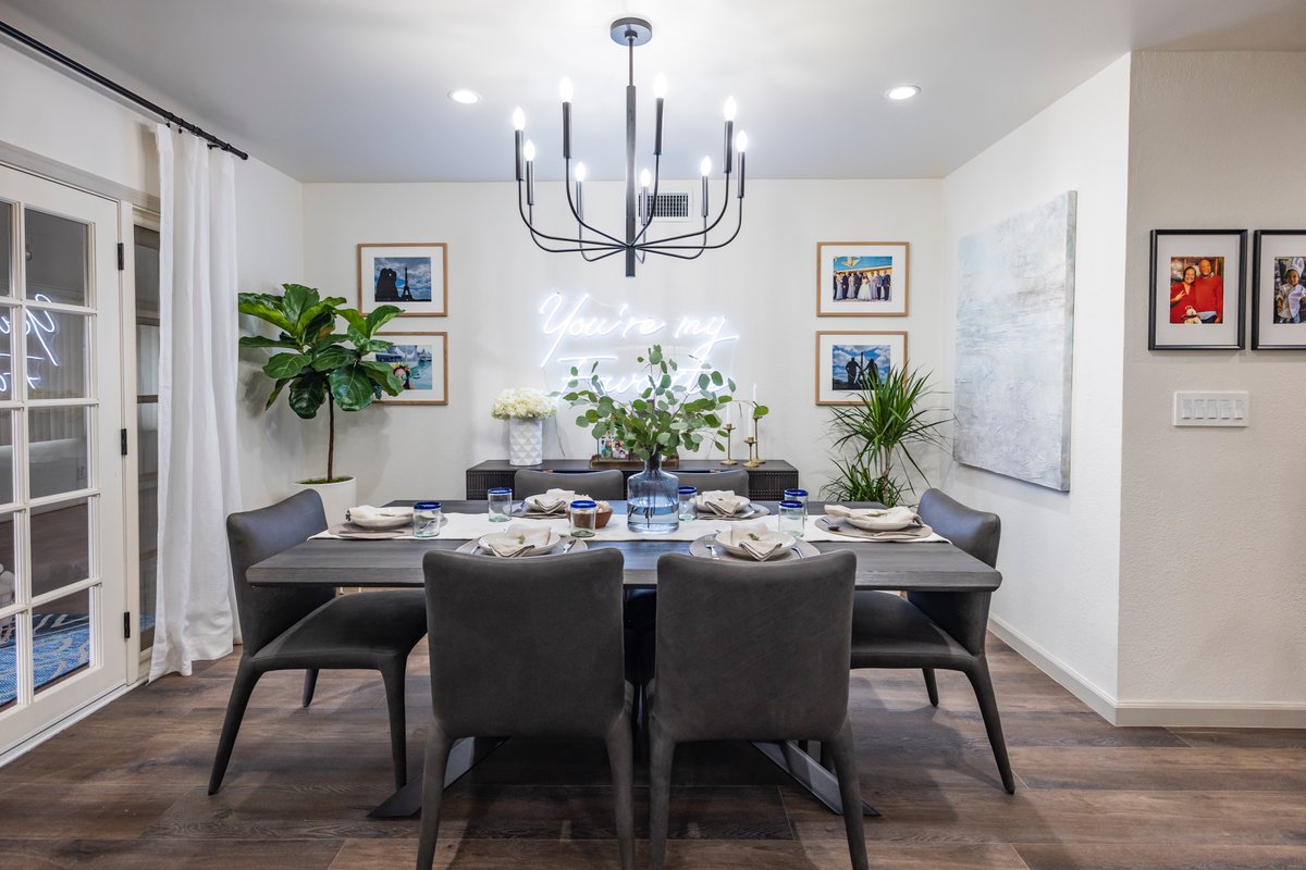 PropertyBrother's tweet photo. Love how Katrina and Marlon's #ForeverHome turned out this week? Go #InsideTheDesign for all the design details! ➡️ https://t.co/VggoNFkBU8 ❤️🏡🛠️ #PropertyBrothers https://t.co/Jr6HMFioRs