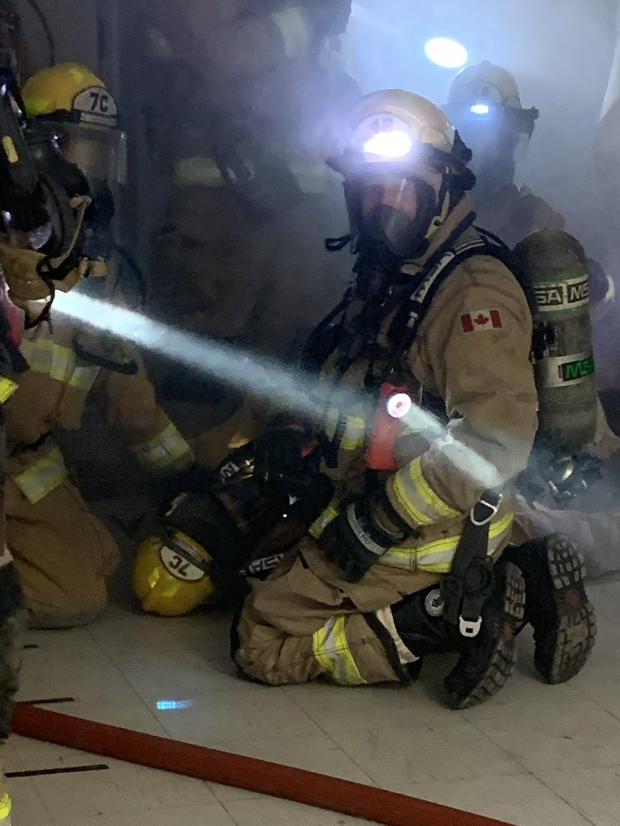 Regina_Fire's tweet photo. Thank you Dilawri Group for giving us access to the old Sears Warehouse building so we can provide some excellent Mayday training to all of our firefighters! #YQR #FirefighterSurvival https://t.co/6UPGQj2YxB