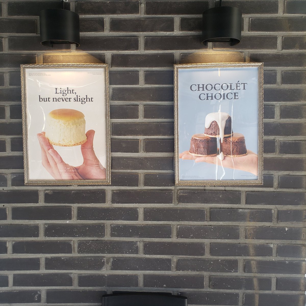 Daewang_nemoko's tweet image. BLACKLEVELの영훈がお薦めしてくれたお店①
延南洞にある"CHEFFLE" 
「並んで食べるそうです」って、영훈が言ってたけど、本当に開店前から列ができてた。
めっちゃ美味しいチーズケーキ！
これ、本当にお薦め！
영훈、教えてくれてありがとう💕
#치플레 #CHEFFLE