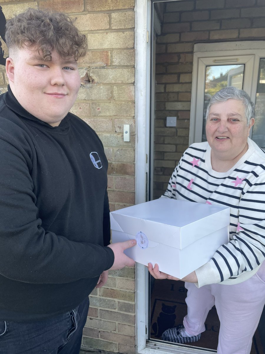 BournerSonia's tweet photo. Afternoon tea delivery from our lovely Rowans Pupils !#this is AP https://t.co/Pn9fUIHUO6