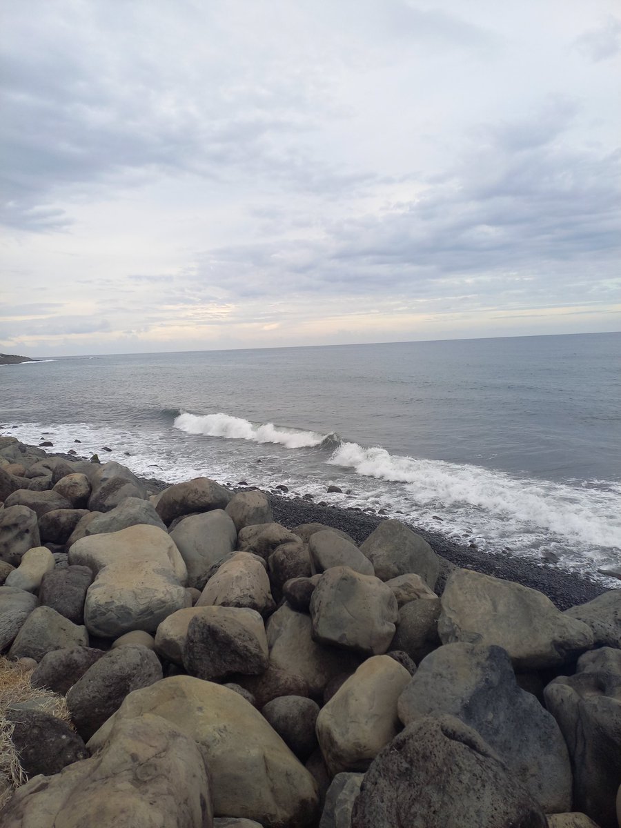 Am Meer sitzen und gedanklich nicht 1x Karen Barad &amp;  dem agentiellen Realismus einen kurzen Busch abstatten,
nicht mehr möglich.
Danke dafür.