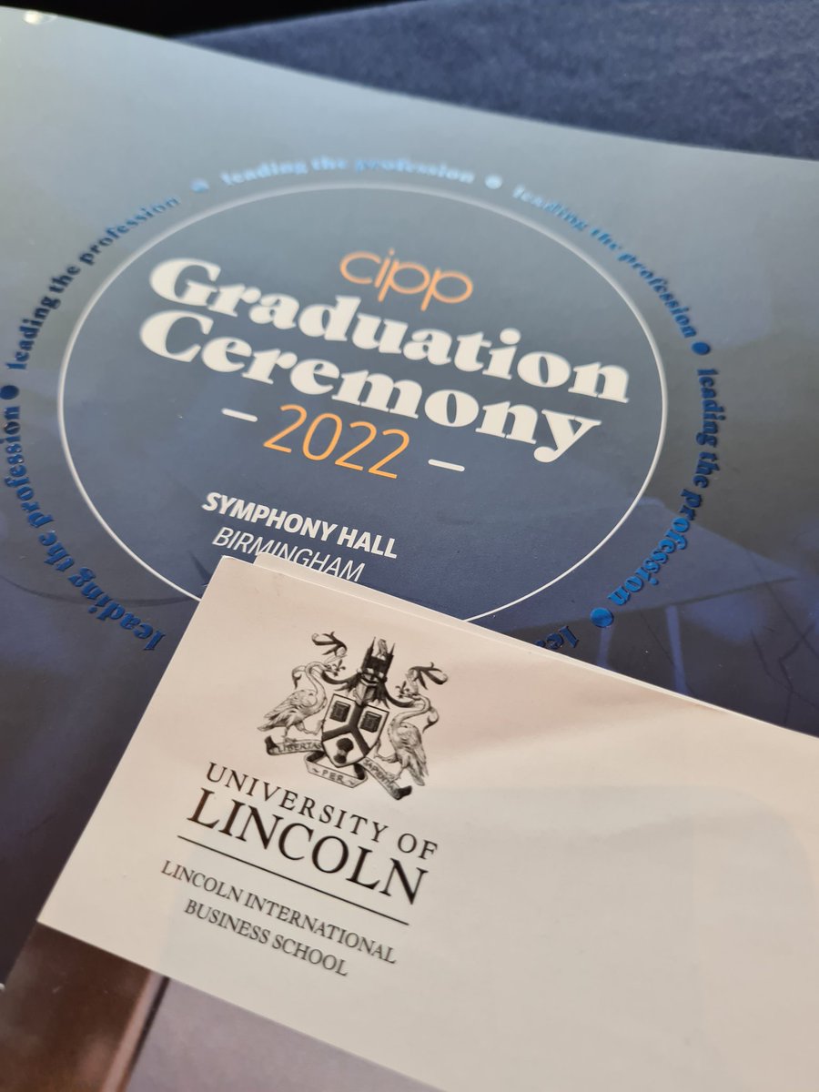 AmyMarie2811's tweet photo. Amazing graduation with @CIPP_UK @UoLBusiness @TrackFieldTarz https://t.co/n1b2DcBUkY