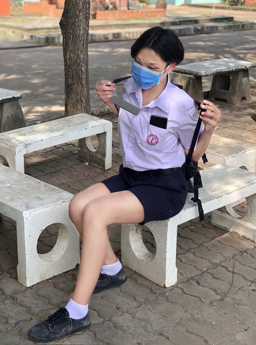 BellPhone18's tweet photo. อยากคาชุดนักเรียนจัง🤭❤️ https://t.co/7O3bEgc5aF