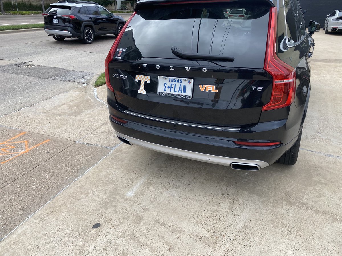 Lane_Kiffin's tweet photo. Good luck tomorrow ⁦@Vol_Football⁩ https://t.co/lpBIZ56W23