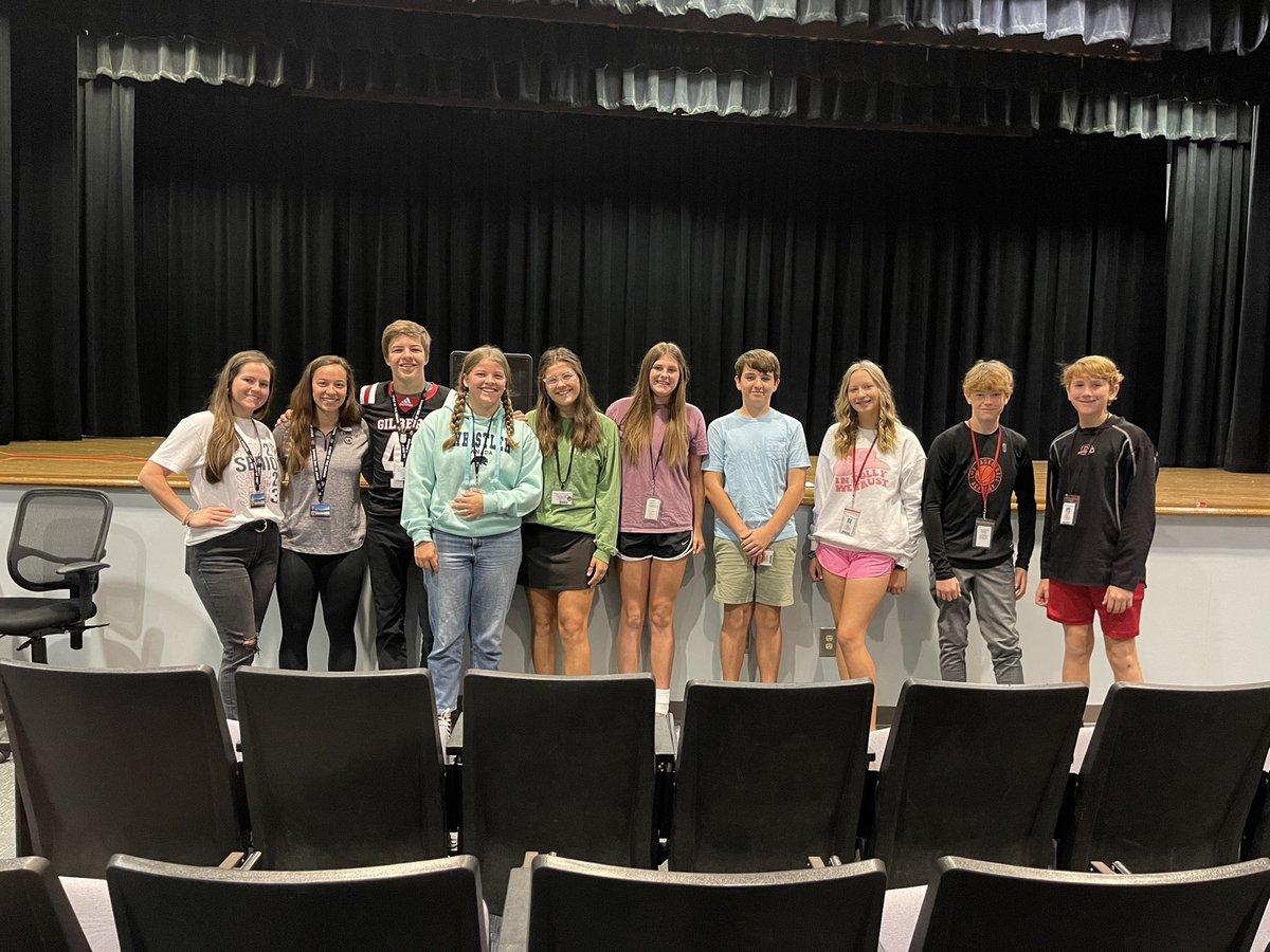 namick1813's tweet photo. Awesome turn out for todays FCA meeting! Thank you Coach Coffey and Josiah for the music and message today! Thank you @GHS_GilbertSC FCA for joining us too! #comeandsee #pourintoothers @natalie_lewis98 @GMSWarriors https://t.co/wInSO4FsJ4