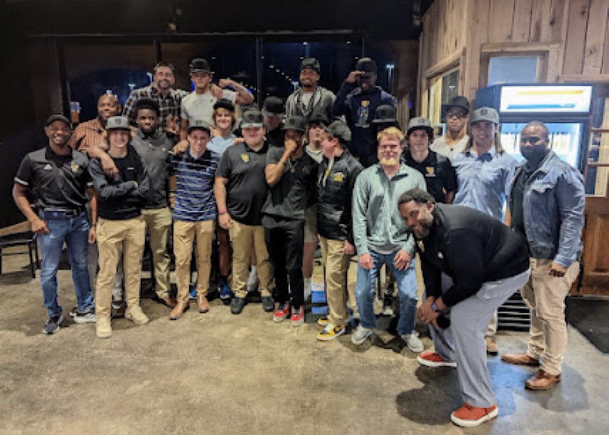 WoodfordFBall's tweet photo. What a great night at the Senior Dinner. Thank you to VBC for hosting. This group has helped change the landscape of Football in WC.  3.1 GPA, AP classes, student leaders and 22-2 over the past two years. Thank you families and Seniors. #Youchoose#familyrenunion🏈🐝 https://t.co/tgvQthZij1