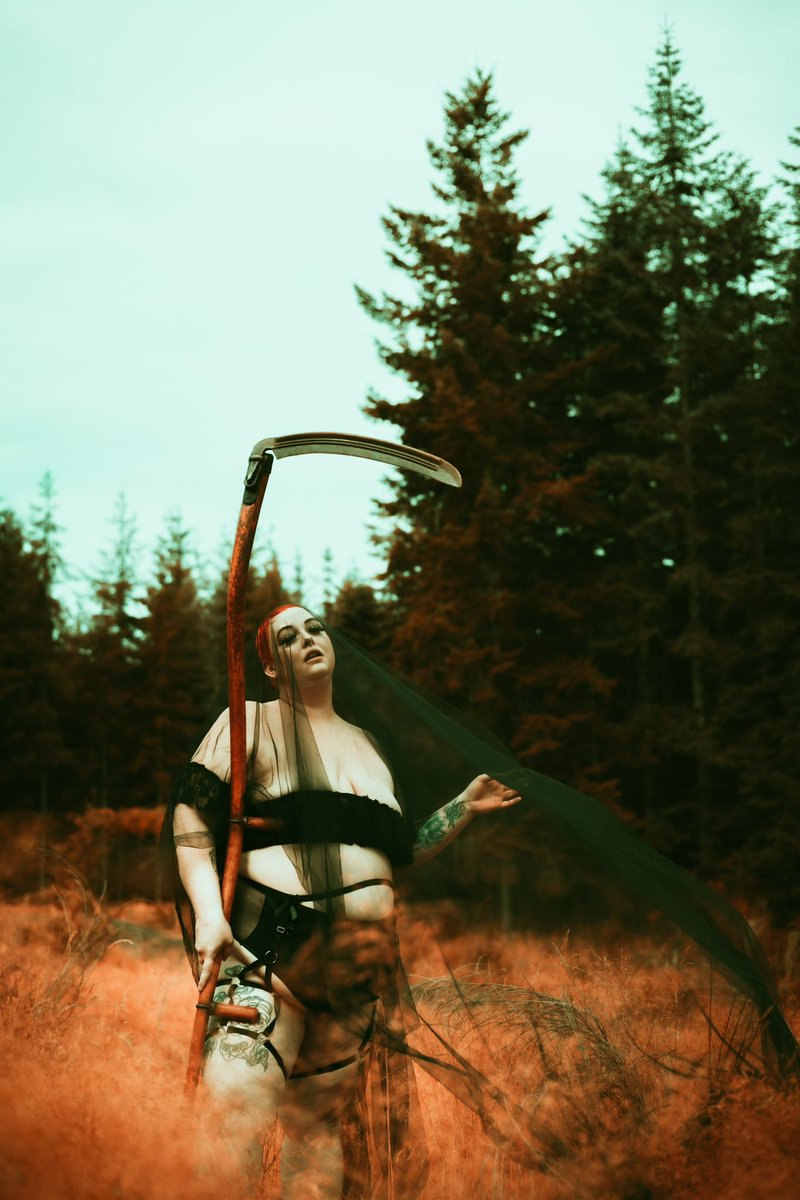 becosandbunnies's tweet photo. With Softness
This was a relatively short shoot with such a lovely friend. We spoke about how hard life can be, and is. It was a good reminder for me to try to approach the world with softness.
#pnw #oregonphotographer #washingtonmodel #pnwmodel #oregonforest #softness https://t.co/DHrP67aPAy