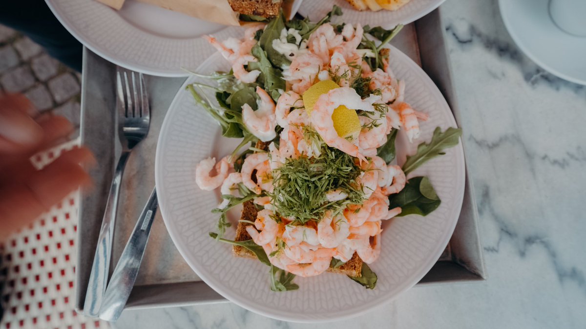 Lenedary place in Stockholm! Voted the best cinnamon bun in the city in 2020! Their crayfish sandwiches on the home baked rye bread were to die for!