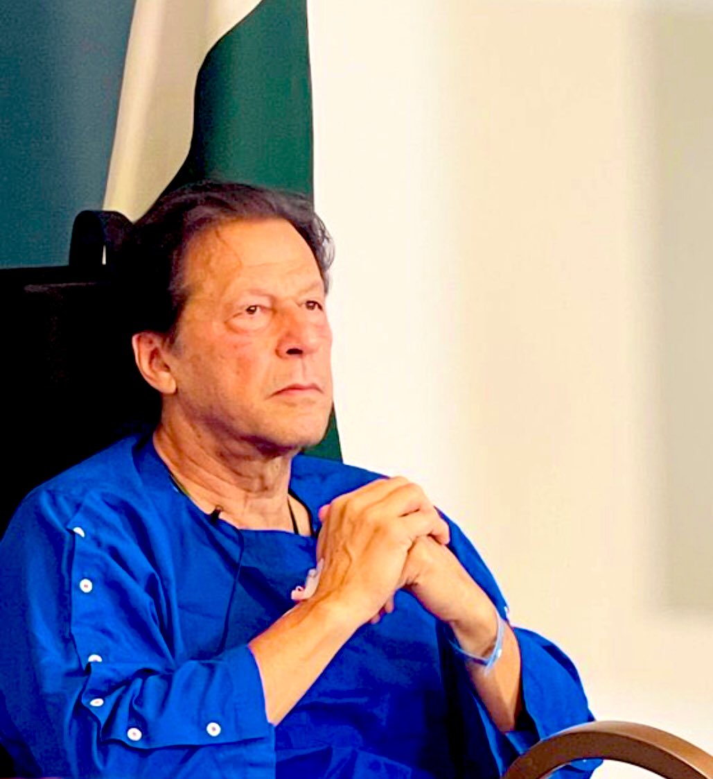 PTIofficial's tweet photo. اُمیدِ پاکستان ! عمران خان https://t.co/ZQja8SAueb