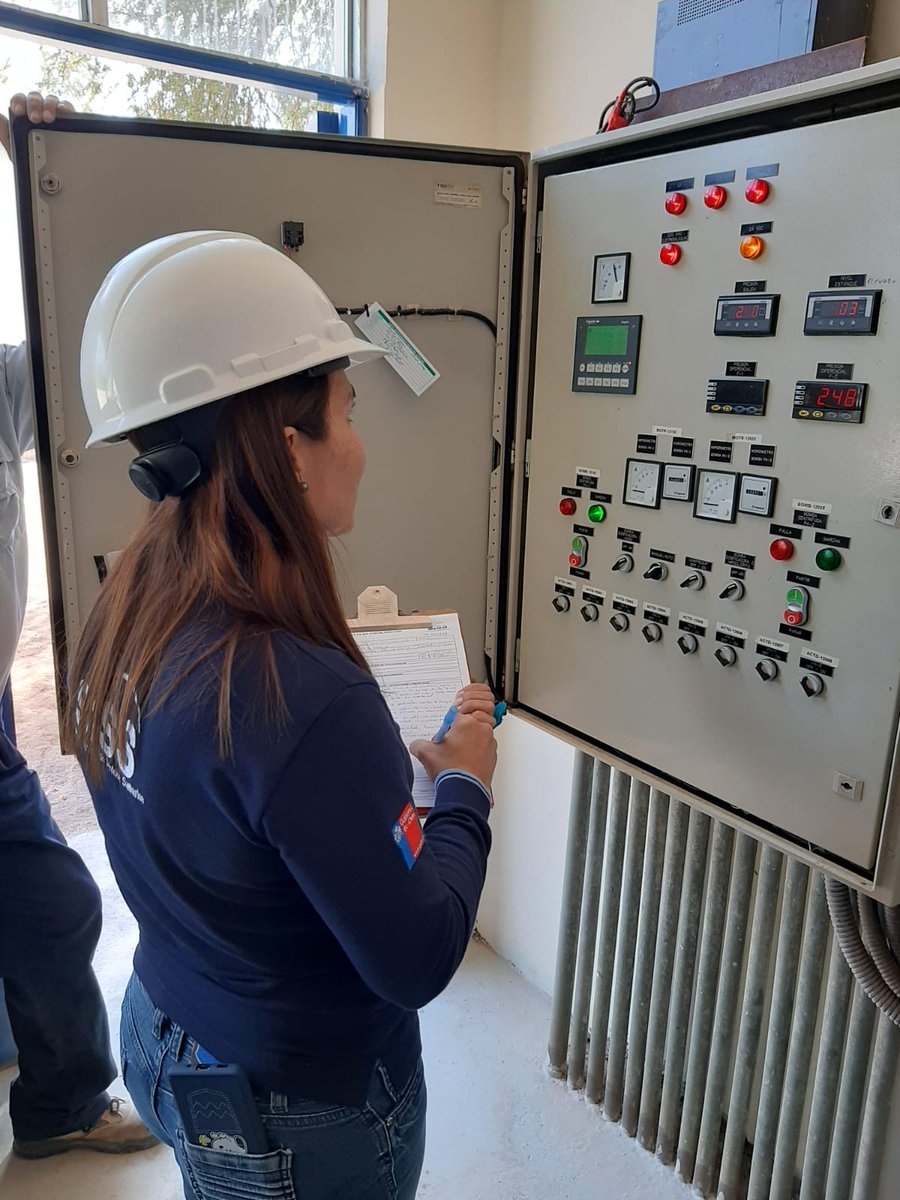 MopTarapaca's tweet photo. 📣 #MOPInforma
SISS #Tarapacá realizó fiscalización al PTAP del correcto funcionamiento de las instalaciones del
sistema de producción Canchones-Cumiñalla, planta que abastece de agua potable a la comuna de #AltoHospicio y localidad de la #Huayca 💧
#Tarapacá #Tamarugal https://t.co/T9FWyLrlbl