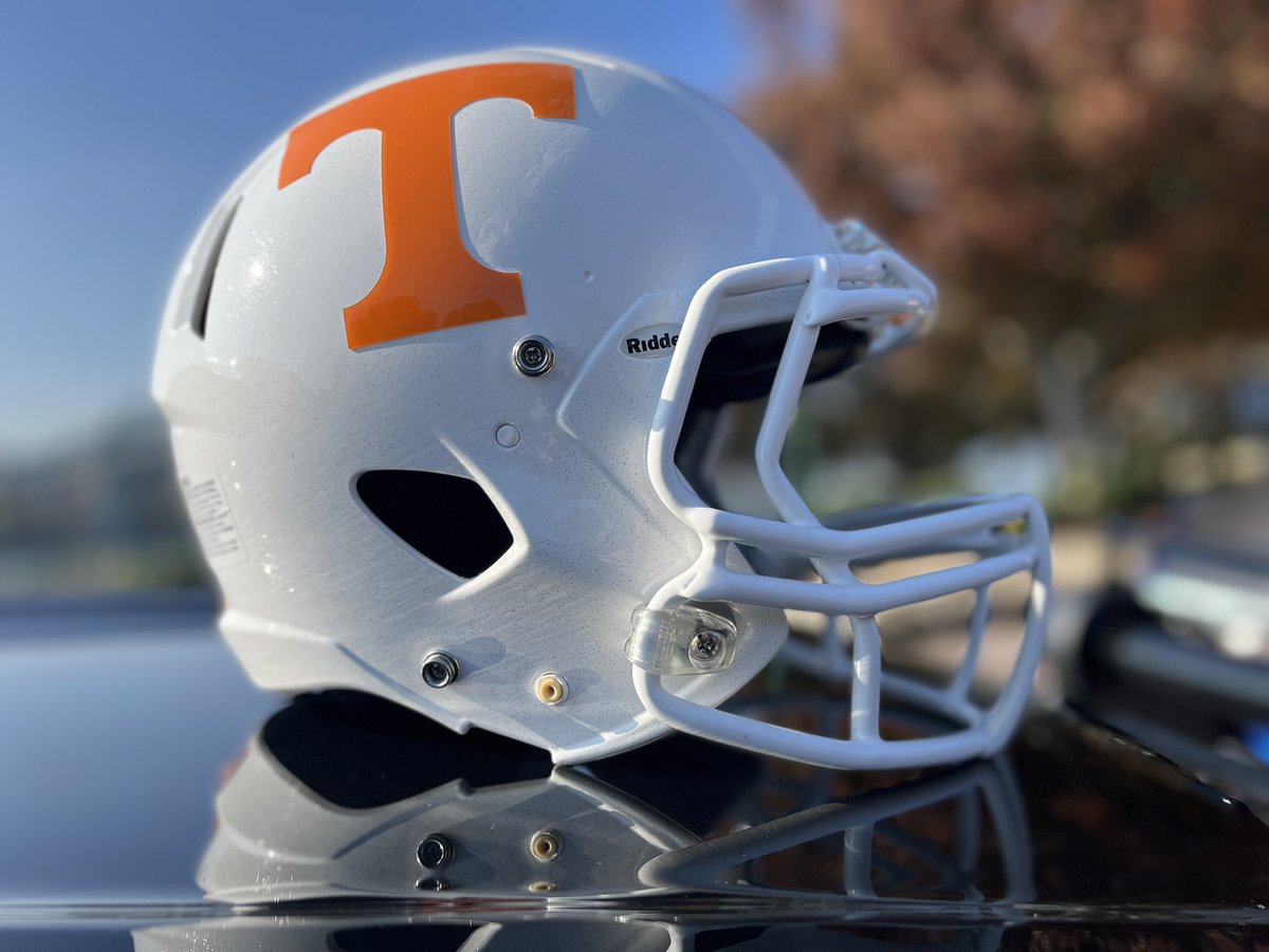 TNHighwayPatrol's tweet photo. Are you planning to travel through Tennessee to Georgia to attend one of the biggest football 🏈 games of the year? If so, be a “Volunteer” and drive “Smart.” Don’t drive like a “Dawg 🐶!” GO VOLS! @THP_Colonel @ga_dps @TNDeptofSafety @THPChattanooga @TNDeptofSafety @Vol_Football https://t.co/ZtxT6X43XP