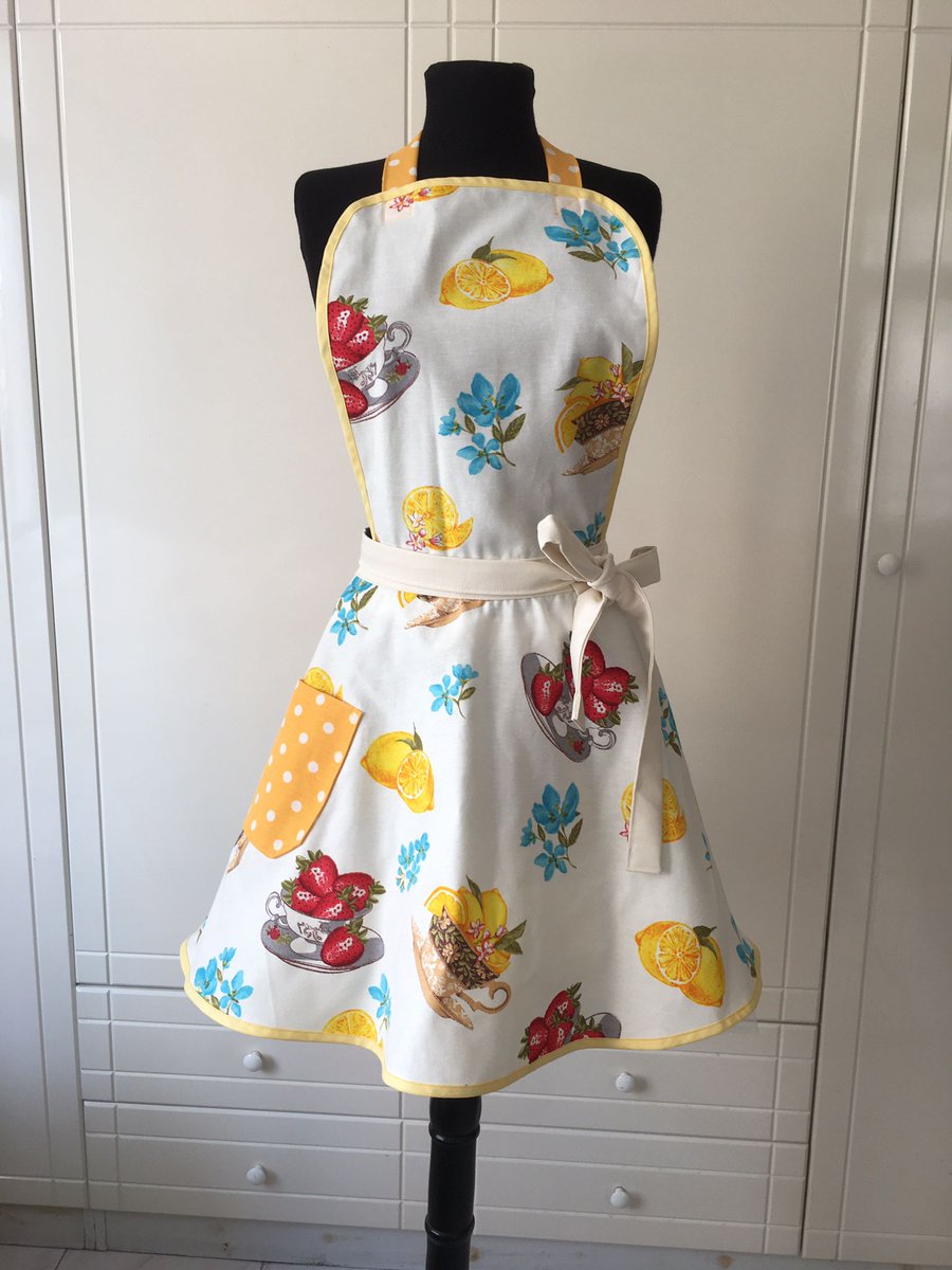 ShianaCraft's tweet photo. Fruit Apron with Side Pocket https://t.co/JgmqfAelrm via @Etsy
#shianacraft #etsysale #etsyfinds #etsy #etsygifts #handmade #crafthour #inbizhour #craftbizparty #giftideas #gifts #apron #floral #lemonapron #strawberry #fruits #pink #fashion #handmadegifts #linen #Wednesday https://t.co/bslrloaFB4