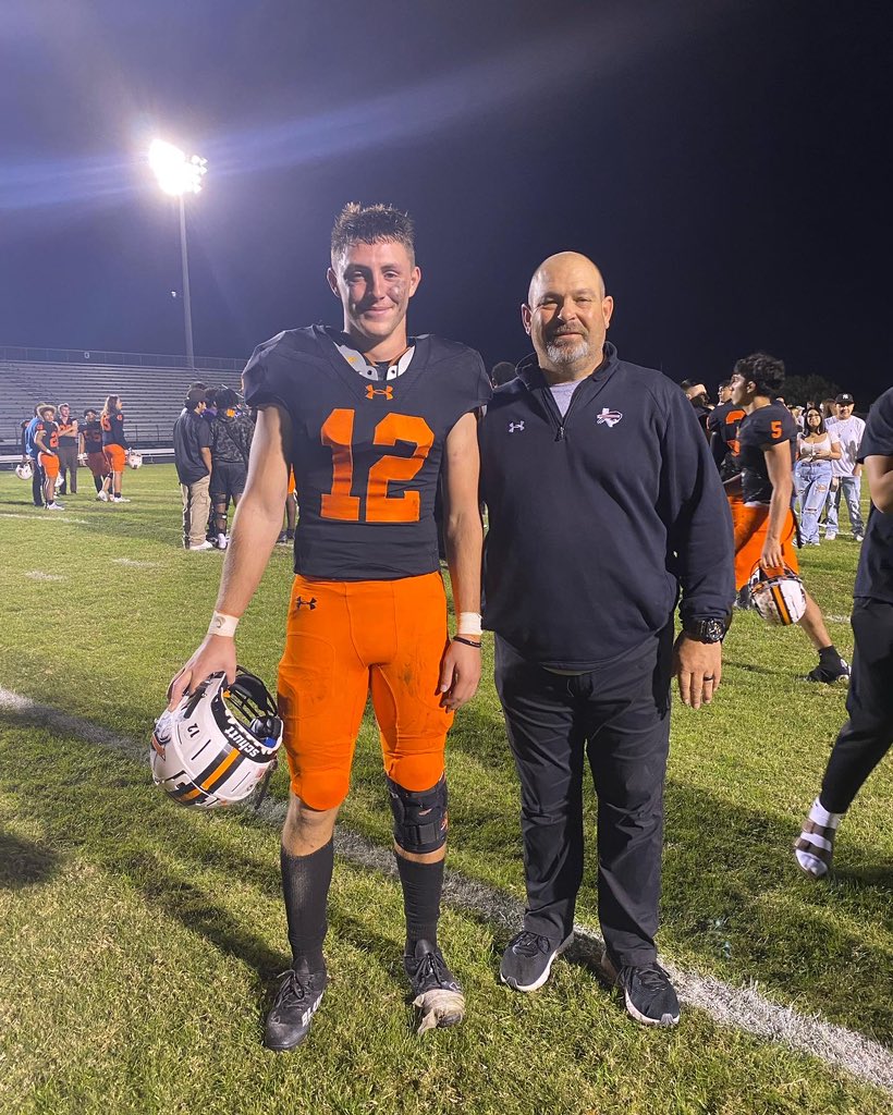 HunterGVaughn's tweet photo. I am so thankful for the opportunity to even step on the football field let alone play for these amazing people. Y’all saw the greatness in me and got me to where I am now, I love y’all. 12 out. https://t.co/DTg0I7XJc0
