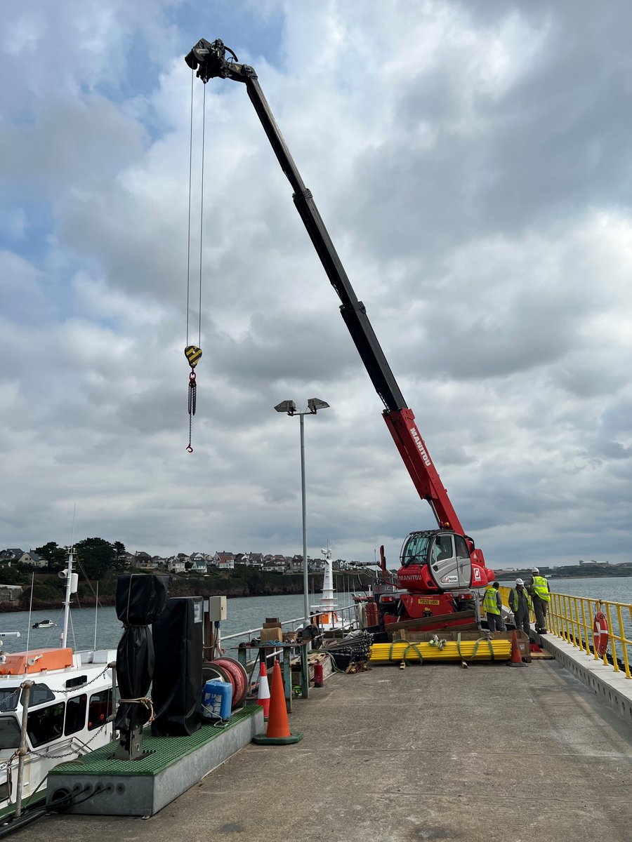Tight access&amp;very strict point loading limits-no problem for the MRT machines. The infinitely variable load chart calculated by the machines onboard system means that it can operate at optimum capacity whatever the stabilizer leg positions.Specialist knowledge gets the job done !