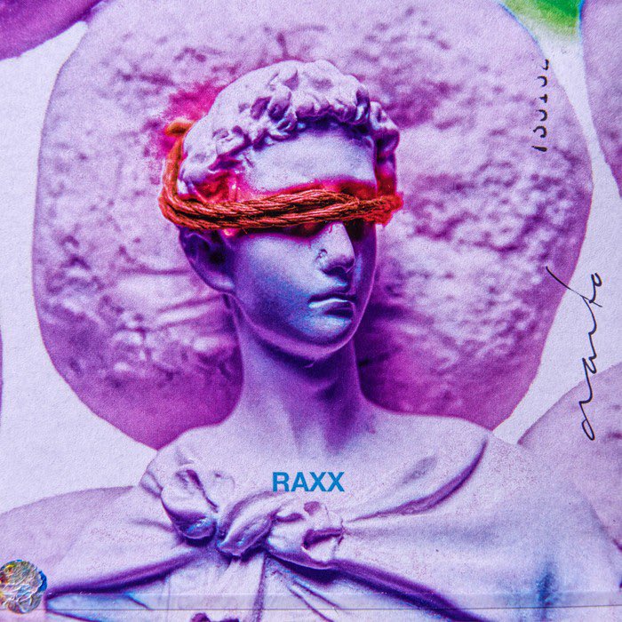 AUTOCOLOR Technica no.56!

Fly photographed in front of - that’s right - a mini powdered donut

Mark’s high res lense capturing the small details, while also adding a soft pink digital element in post. Of course don’t forget the color/name signature, numerical sequence &amp; #RAXX