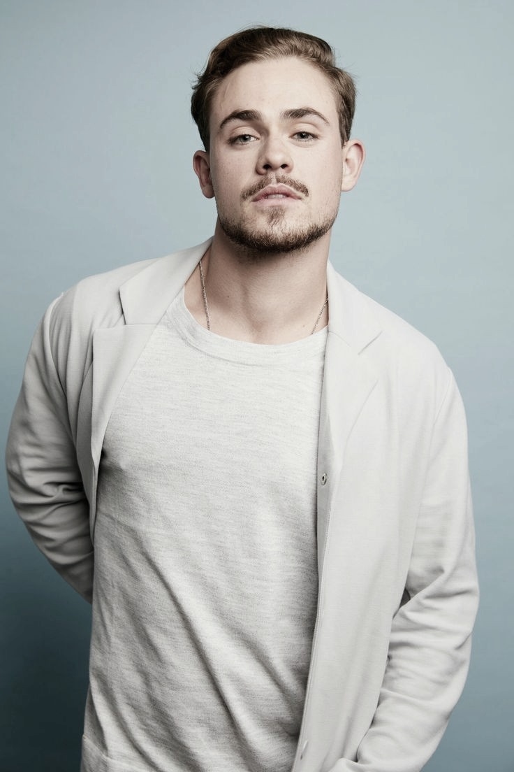 ㅤ
   𝐇𝐀𝐕𝐄 𝐘𝐎𝐔 𝐒𝐄𝐄𝐍 𝐓𝐇𝐈𝐒 𝐖𝐈𝐙𝐀𝐑𝐃? 

ㅤ𝘈𝘙𝘛𝘏𝘜𝘙 𝘞𝘌𝘈𝘚𝘓𝘌𝘠-𝘋𝘈𝘕𝘒𝘞𝘖𝘙𝘛𝘏

ㅤㅤ Hijo de Charlie Weasley
ㅤㅤㅤy Sephie Dankworth
ㅤㅤㅤ27 años ; exgryffindor
ㅤ  𝐹𝐶 𝑠𝑢𝑔. : 𝑑𝑟𝑎𝑘𝑒 𝑚𝑜𝑛𝑡𝑔𝑜𝑚𝑒𝑟𝑦

// 𝑹𝑻 + 𝑴𝑮
ㅤㅤㅤ