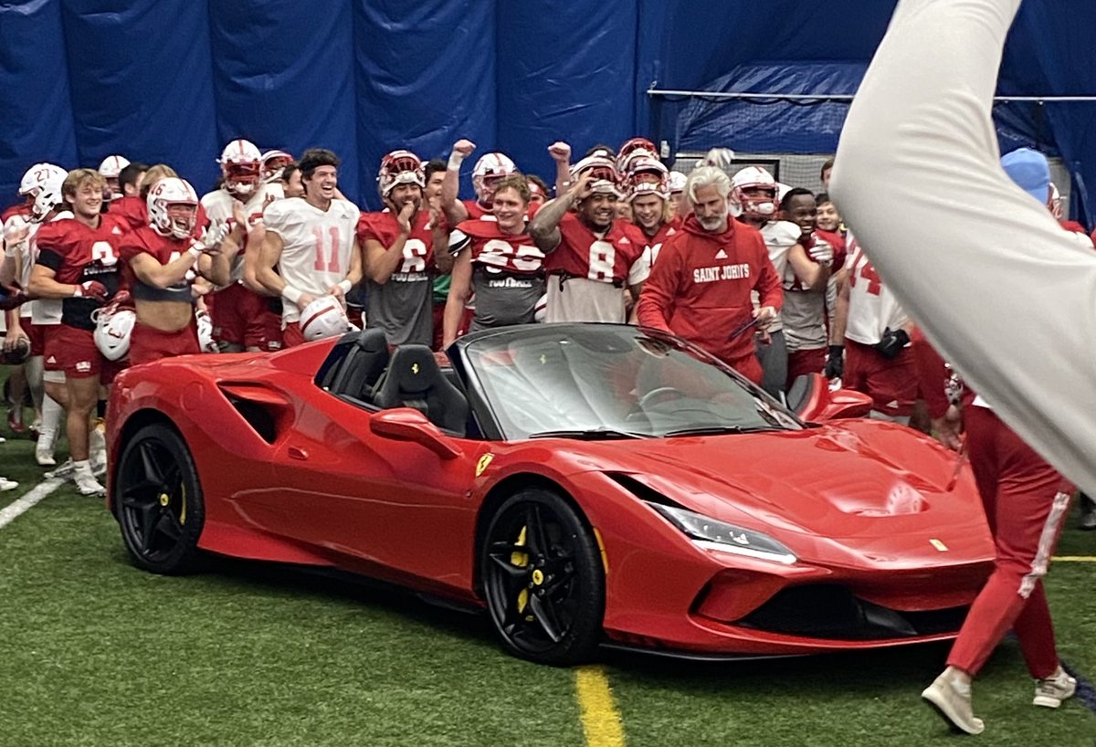 Just a normal Thursday Red out practice at St.John’s! @Ferrari
