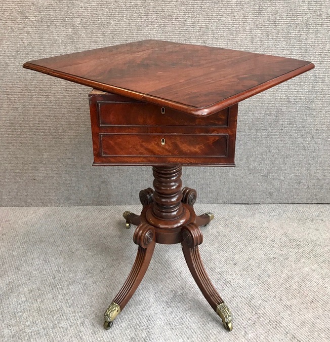 loveantiques's tweet photo. A great space saving Small Georgian Pedestal Pembroke Table being sold by Harts Antiques: https://t.co/Ny0q6fZeFa
#antiques #antiquetable #pembroketable #dropleaftable #antiquefurniture #buyantiques #loveantiques https://t.co/7krZgrSviJ