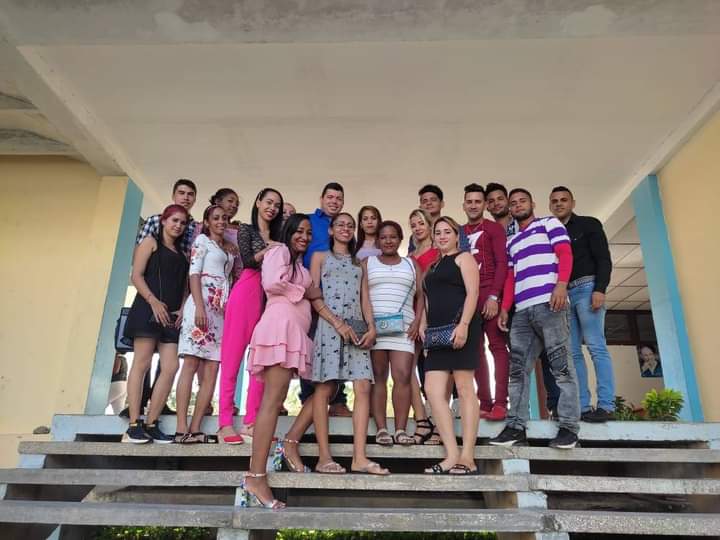 ReynaldoUjc's tweet photo. Se fortalece la #UJCdeCuba  con excelentes jóvenes que se gradúan como Cuadros Políticos de la Revolución. Seguimos  #todosjuntos  por #Cuba. Muchas felicidades. 
#UJCGranma 
#MejorSinBloqueo
@DrRobertoMOjeda @CapoNapoles @aylinalvarezG 
@lisaracorona1 https://t.co/CApHb49P3Z