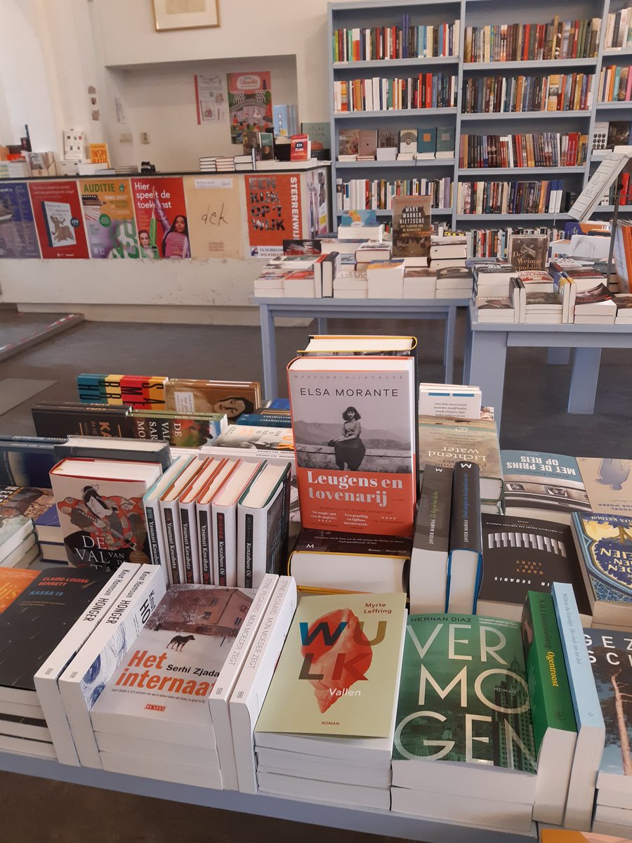 sjbrandsma's tweet photo. Gespot! 'Wulk' van @Myrteleffring tussen Hernan Diaz en Stine Pilgaard bij Boekhandel Steven Sterk, onder de Dom, in de  Servetstraat. https://t.co/vhYHYoN6qz