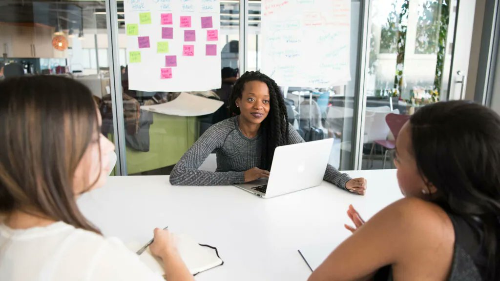 JohnsAndTaylor's tweet photo. For many small-to-medium-sized businesses, online ordering and customer service are now essential. Keep your website conversions performing with these five crucial elements that will fix your Customer Experience: https://t.co/YHahgYQE3r

#UserExperience #customerexperience https://t.co/9qxxxq5Pty
