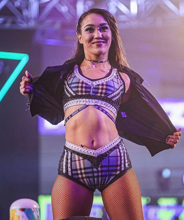 WWENXT's tweet photo. Happy birthday, @roxanne_wwe! 🥳 https://t.co/c303GBsL0p