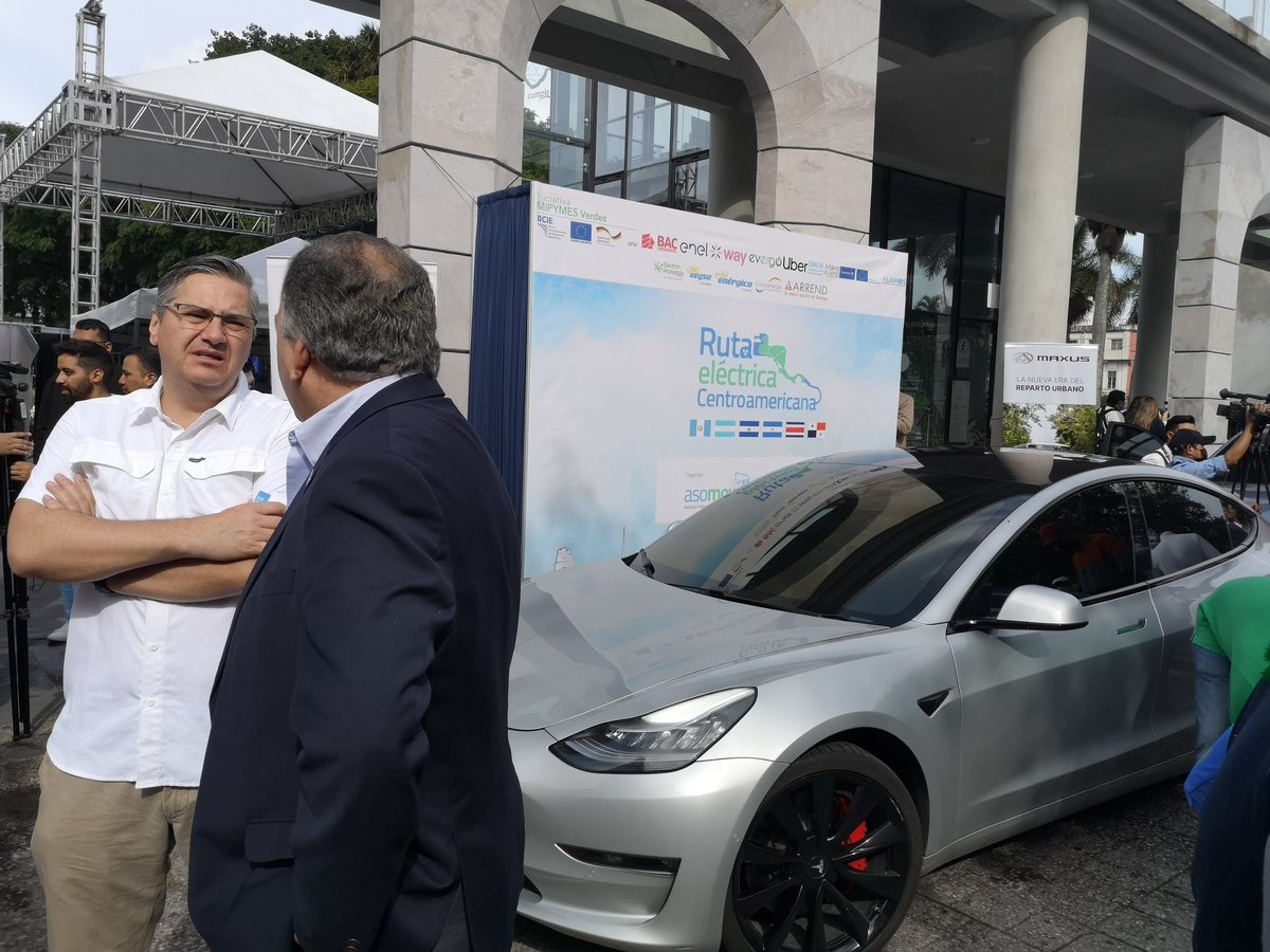#RutaElectricaCentroamericana con <a href="/ONUGuatemala/">ONU Guatemala</a> comenzando la caravana! Guatemala ya cuenta con una red de electrolineras que impulsan la movilidad eléctrica